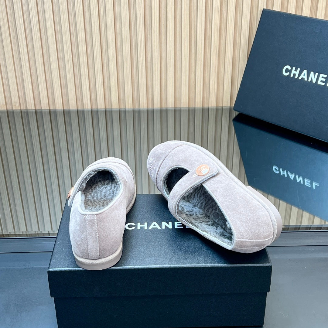 C 25 Mary Jane's lamb wool shoes (black, gray, white)