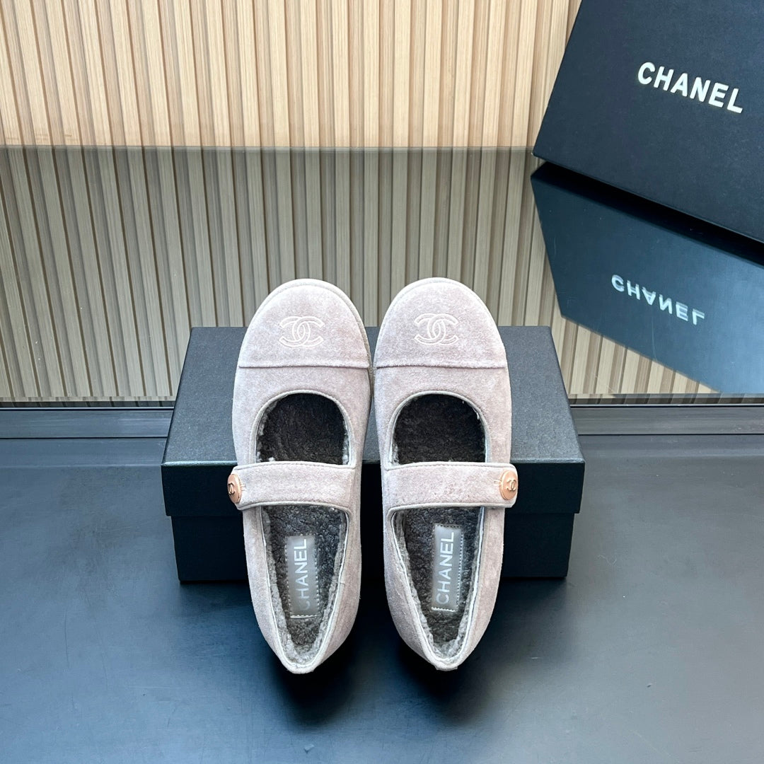 C 25 Mary Jane's lamb wool shoes (black, gray, white)