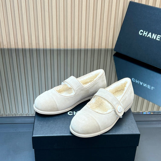 C 25 Mary Jane's lamb wool shoes (black, gray, white)