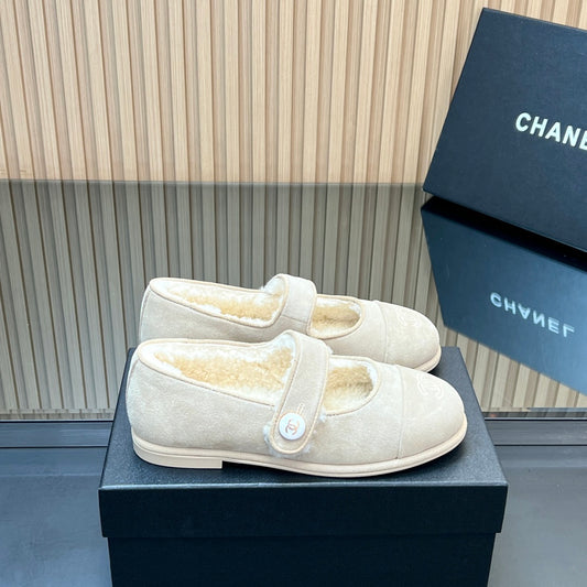 C 25 Mary Jane's lamb wool shoes (black, gray, white)