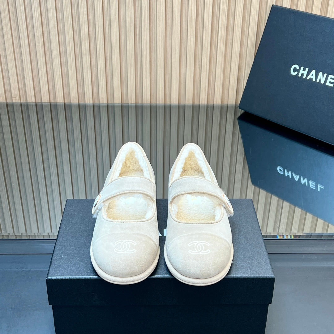 C 25 Mary Jane's lamb wool shoes (black, gray, white)