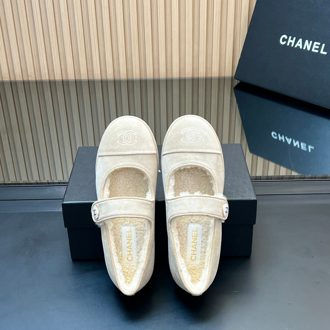 C 25 Mary Jane's lamb wool shoes (black, gray, white)