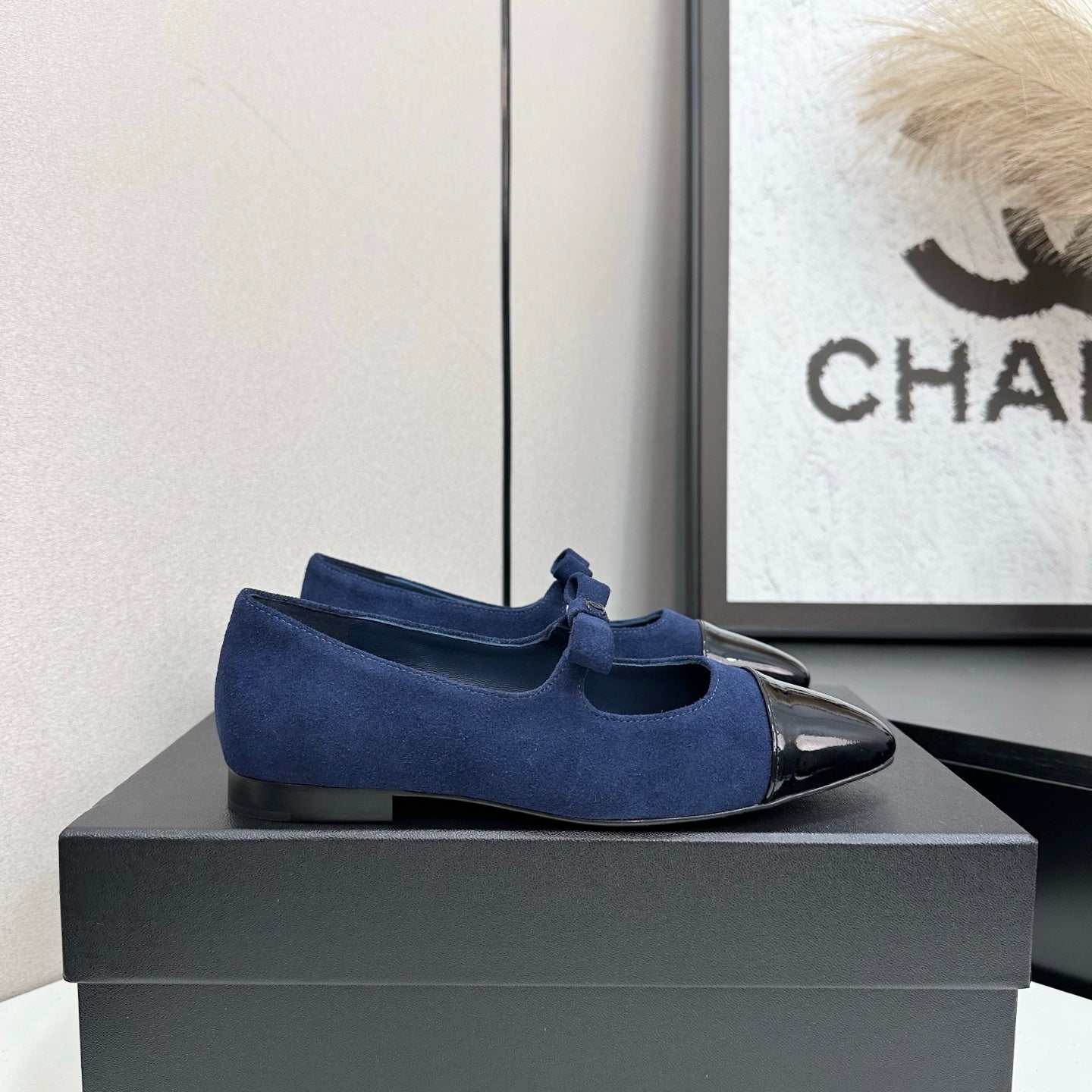 C 25 Pointed lacquered flat shoes（BLACK/BLUE/RED）
