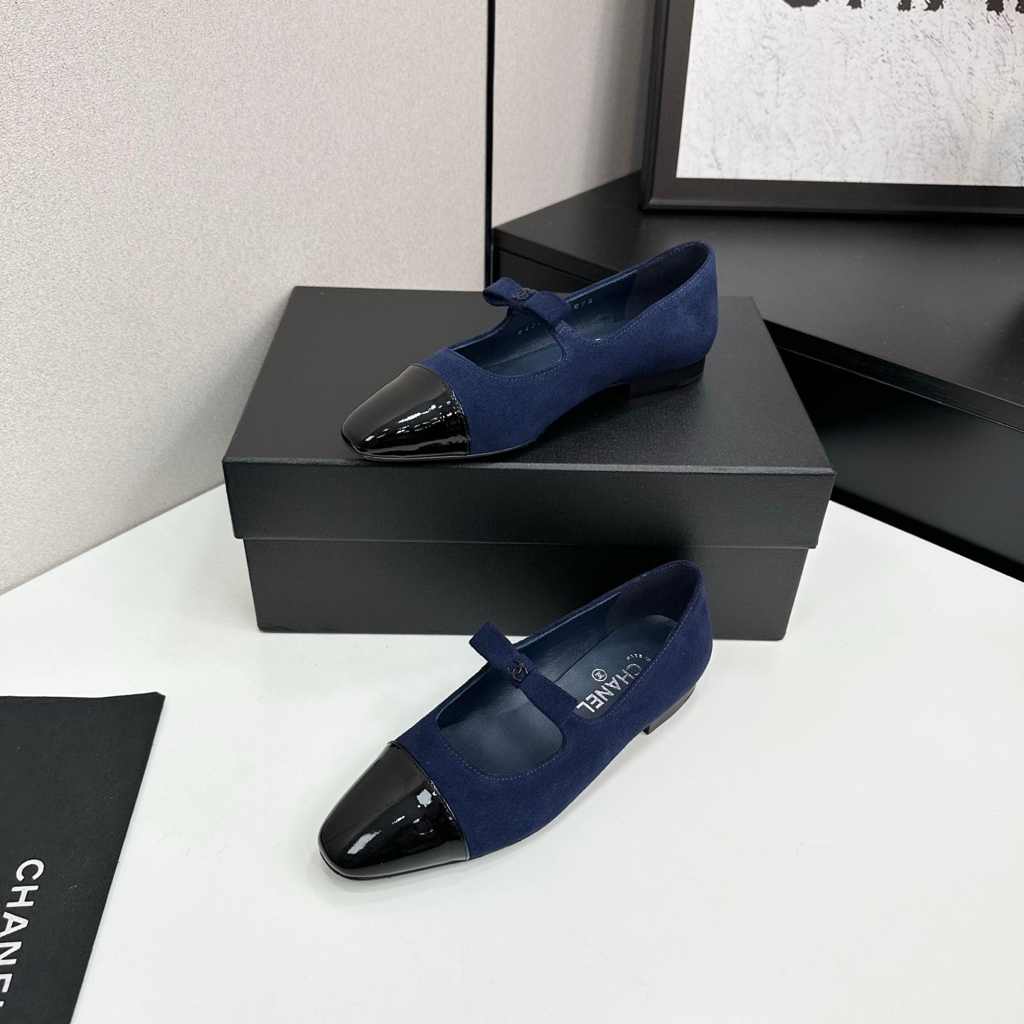 C 25 Pointed lacquered flat shoes（BLACK/BLUE/RED）