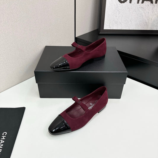 C 25 Pointed lacquered flat shoes（BLACK/BLUE/RED）