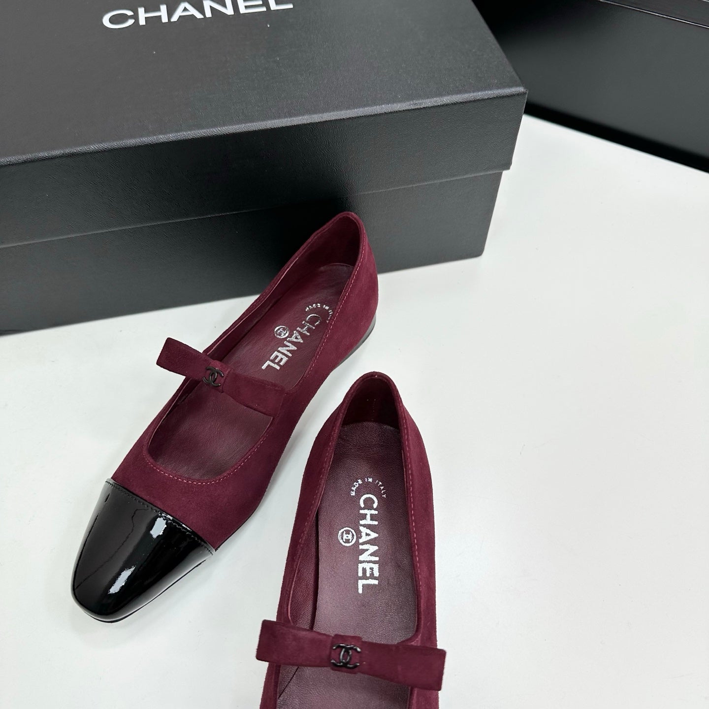C 25 Pointed lacquered flat shoes（BLACK/BLUE/RED）