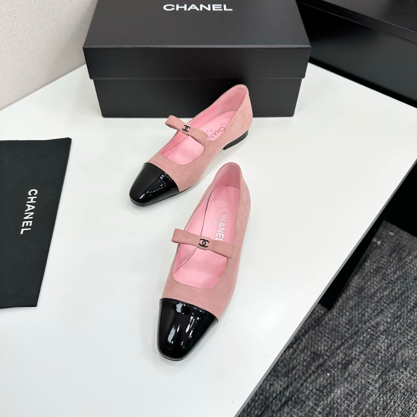 C 25 Pointed painted flat shoes (pink, yellow, green, beige)