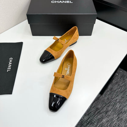 C 25 Pointed painted flat shoes (pink, yellow, green, beige)