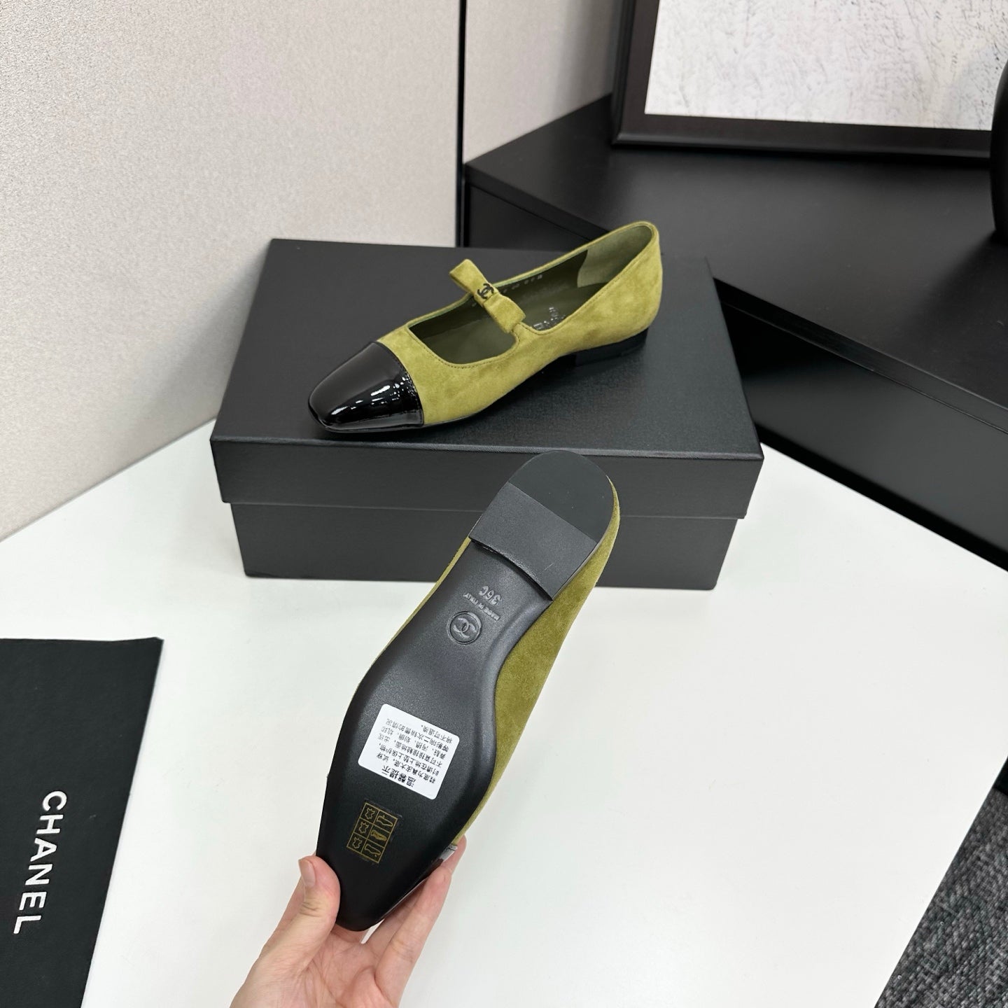 C 25 Pointed painted flat shoes (pink, yellow, green, beige)