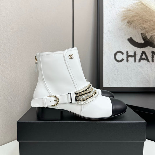 C 25 New sheepskin short boots(BLACK/WHITE)