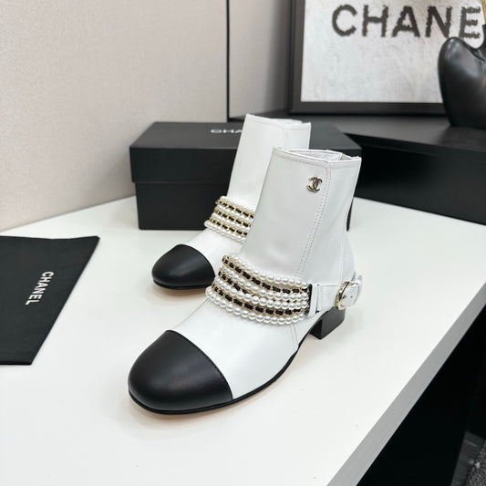 C 25 New sheepskin short boots(BLACK/WHITE)