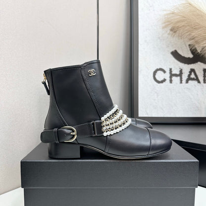 C 25 New sheepskin short boots(BLACK/WHITE)