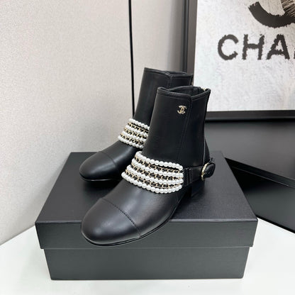C 25 New sheepskin short boots(BLACK/WHITE)