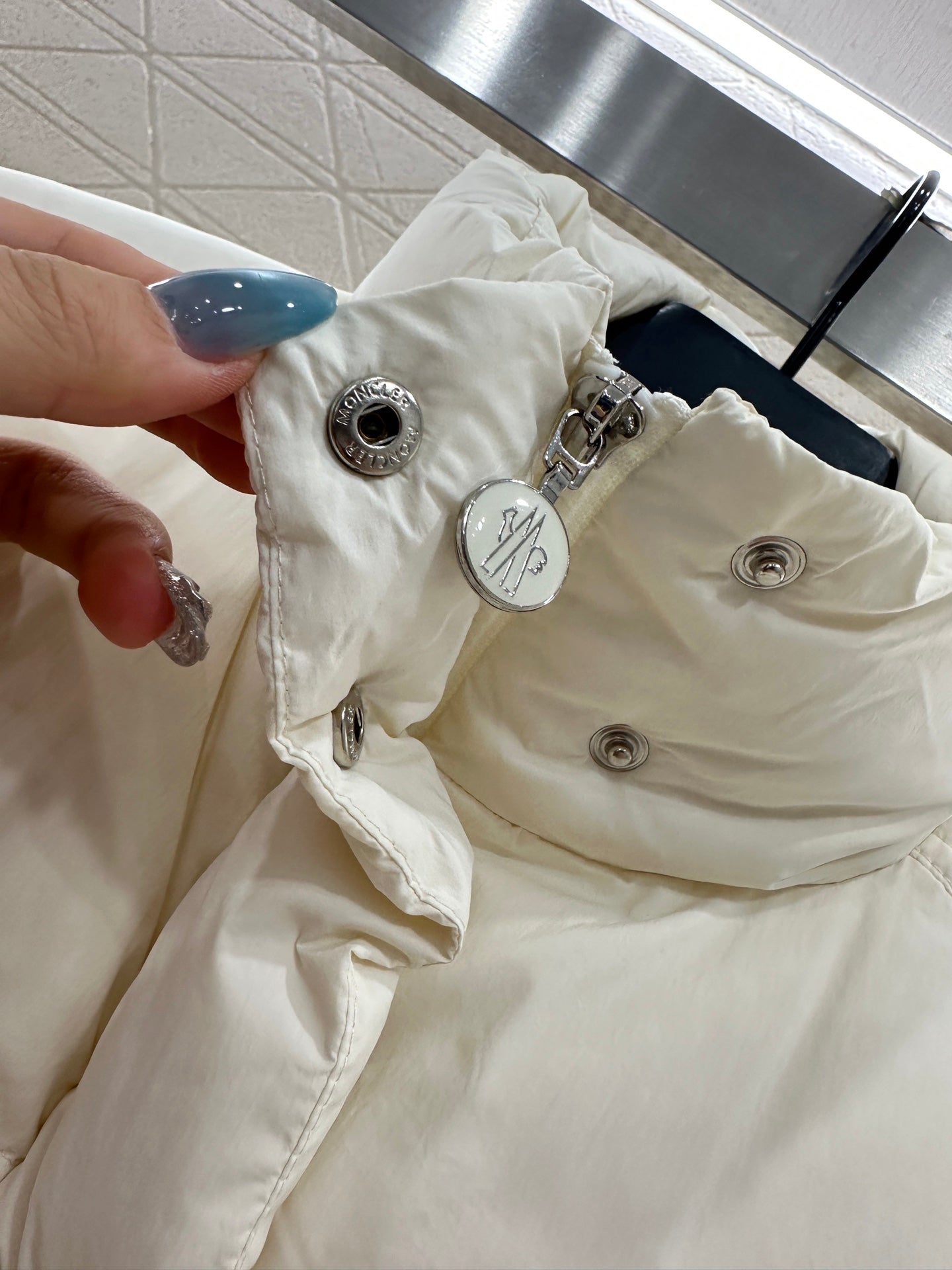 Mon 25 Detachable sleeve vest down jacket