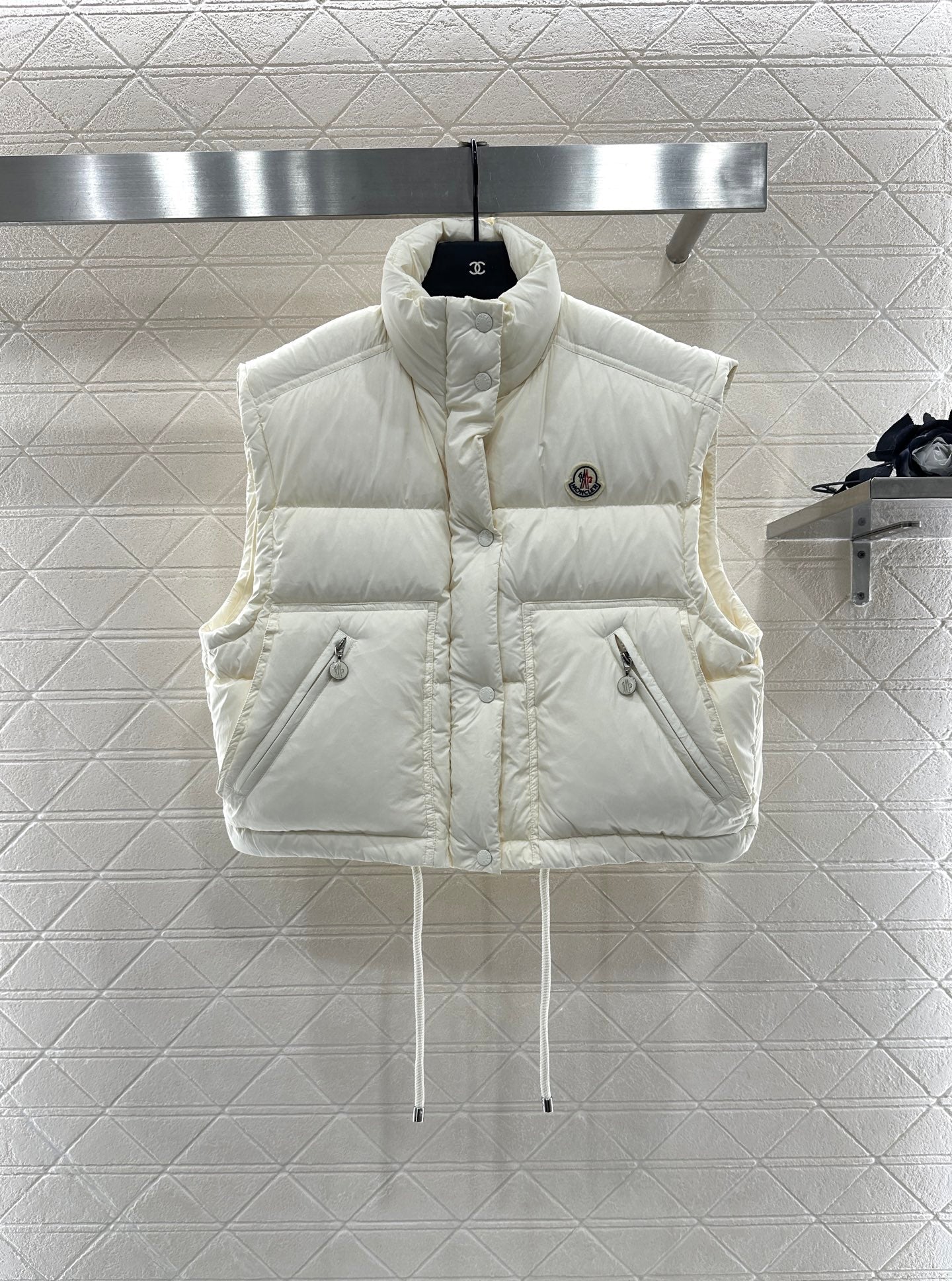 Mon 25 Detachable sleeve vest down jacket