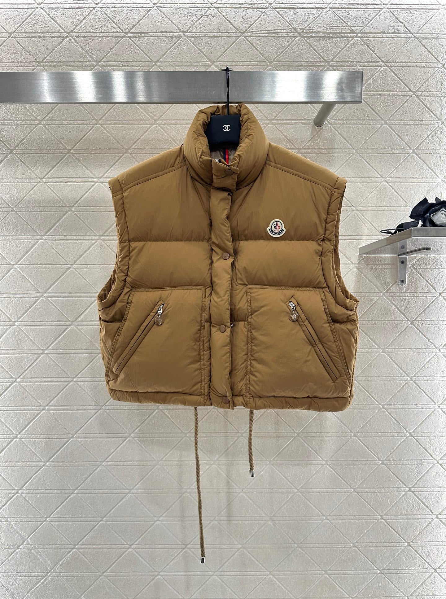 Mon 25 Detachable sleeve vest down jacket