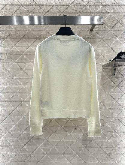 Val 25 Round neck embroidered knitted wool cardigan