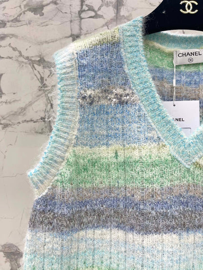 C 25 Gradient mohair vest