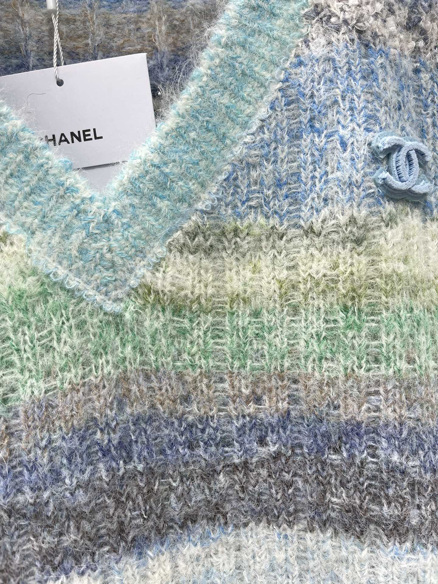 C 25 Gradient mohair vest