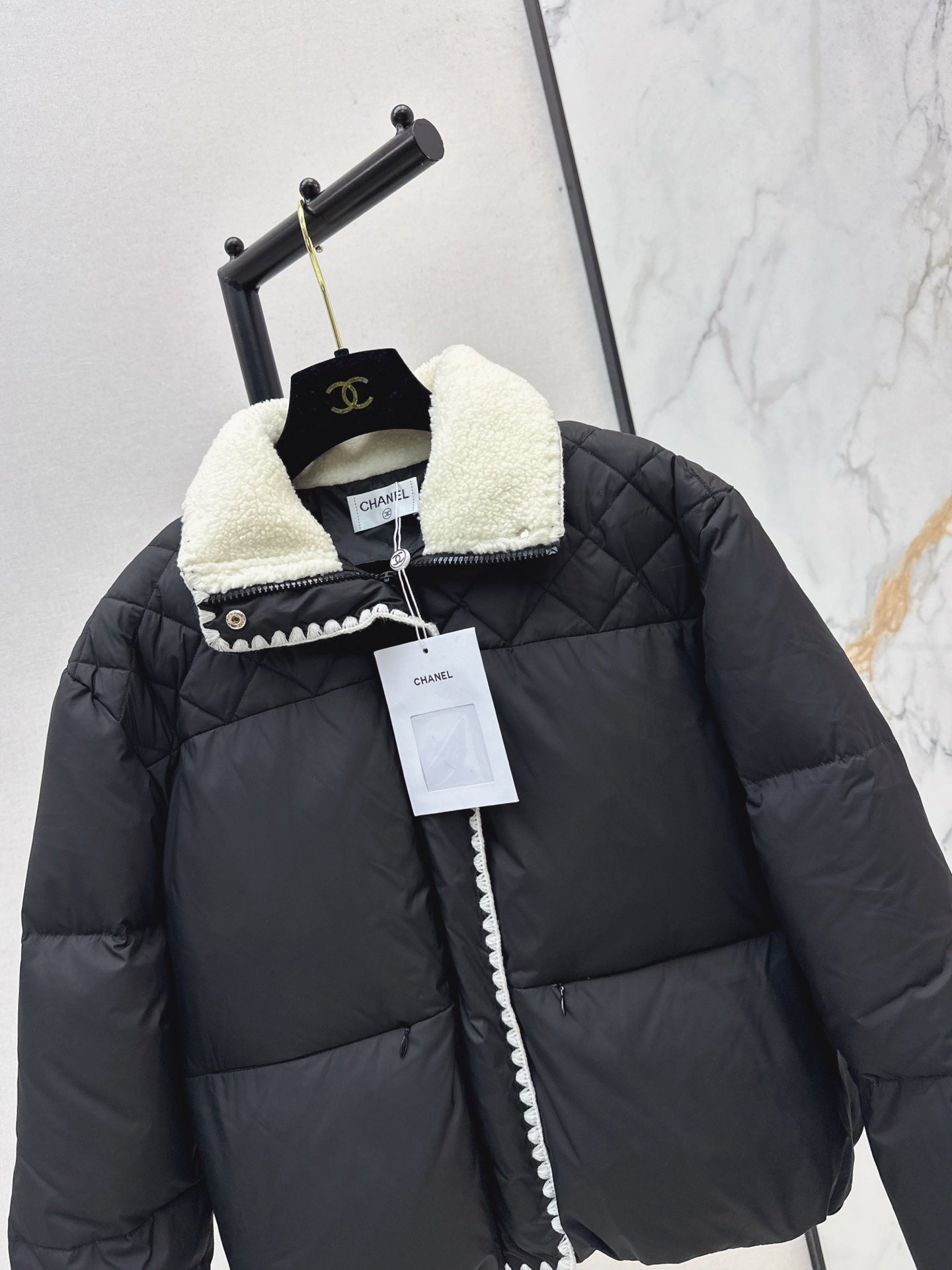 C 25 New Stand Collar Down Jacket (White/Black)