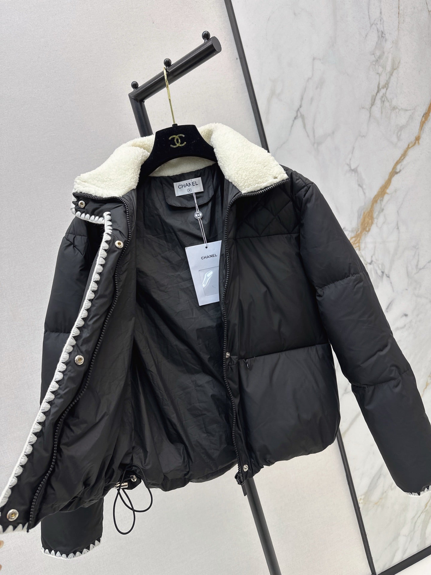 C 25 New Stand Collar Down Jacket (White/Black)