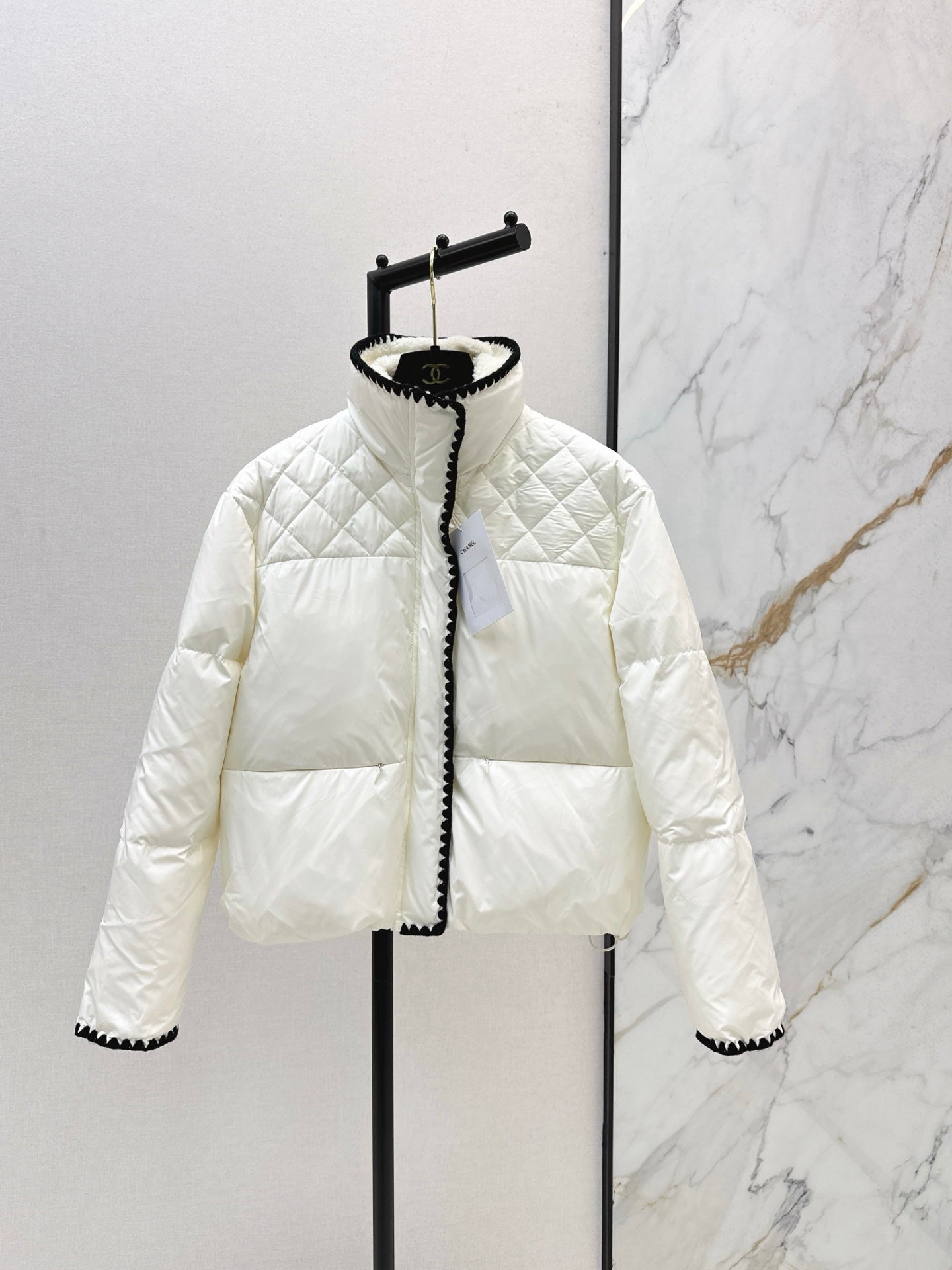 C 25 New Stand Collar Down Jacket (White/Black)