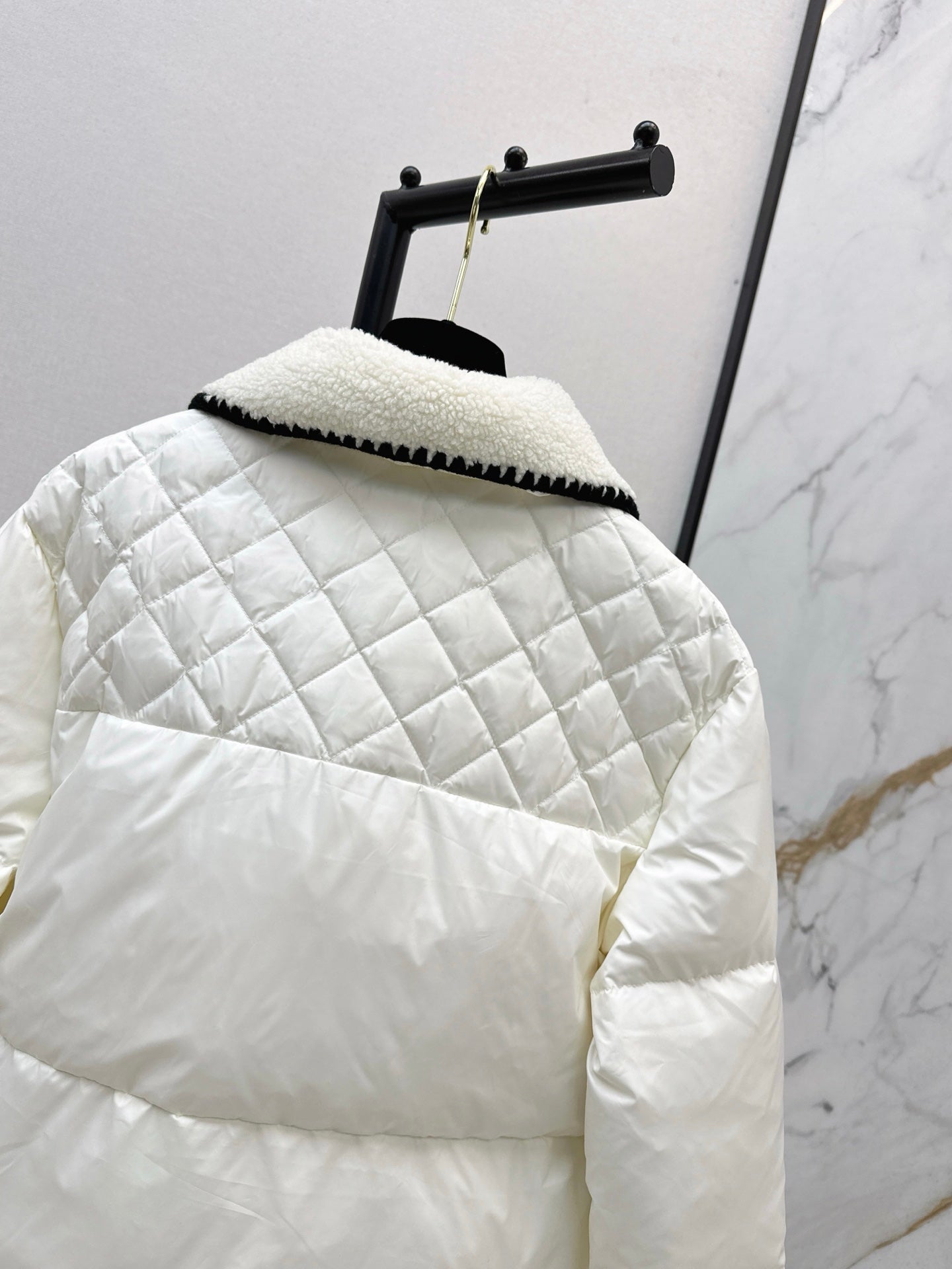C 25 New Stand Collar Down Jacket (White/Black)
