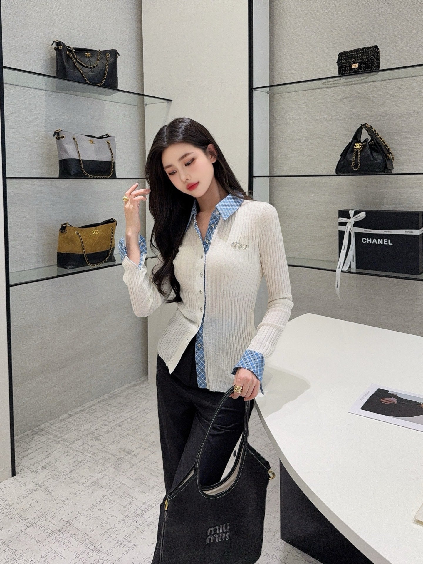 Mi 25 New plaid stitching fake two-piece sweater(WHITE/BLACK)