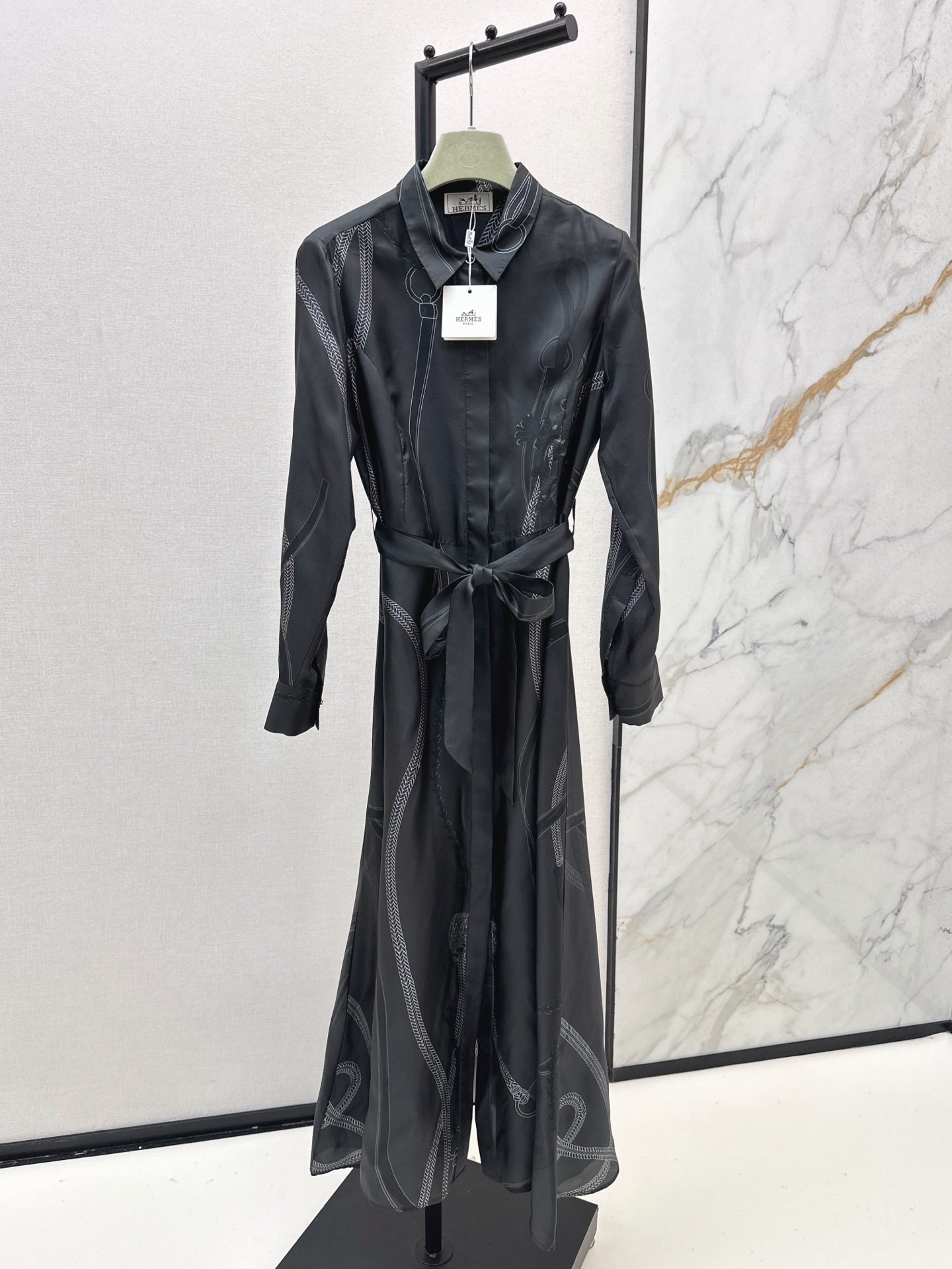 He 25 Positioned print silk dress