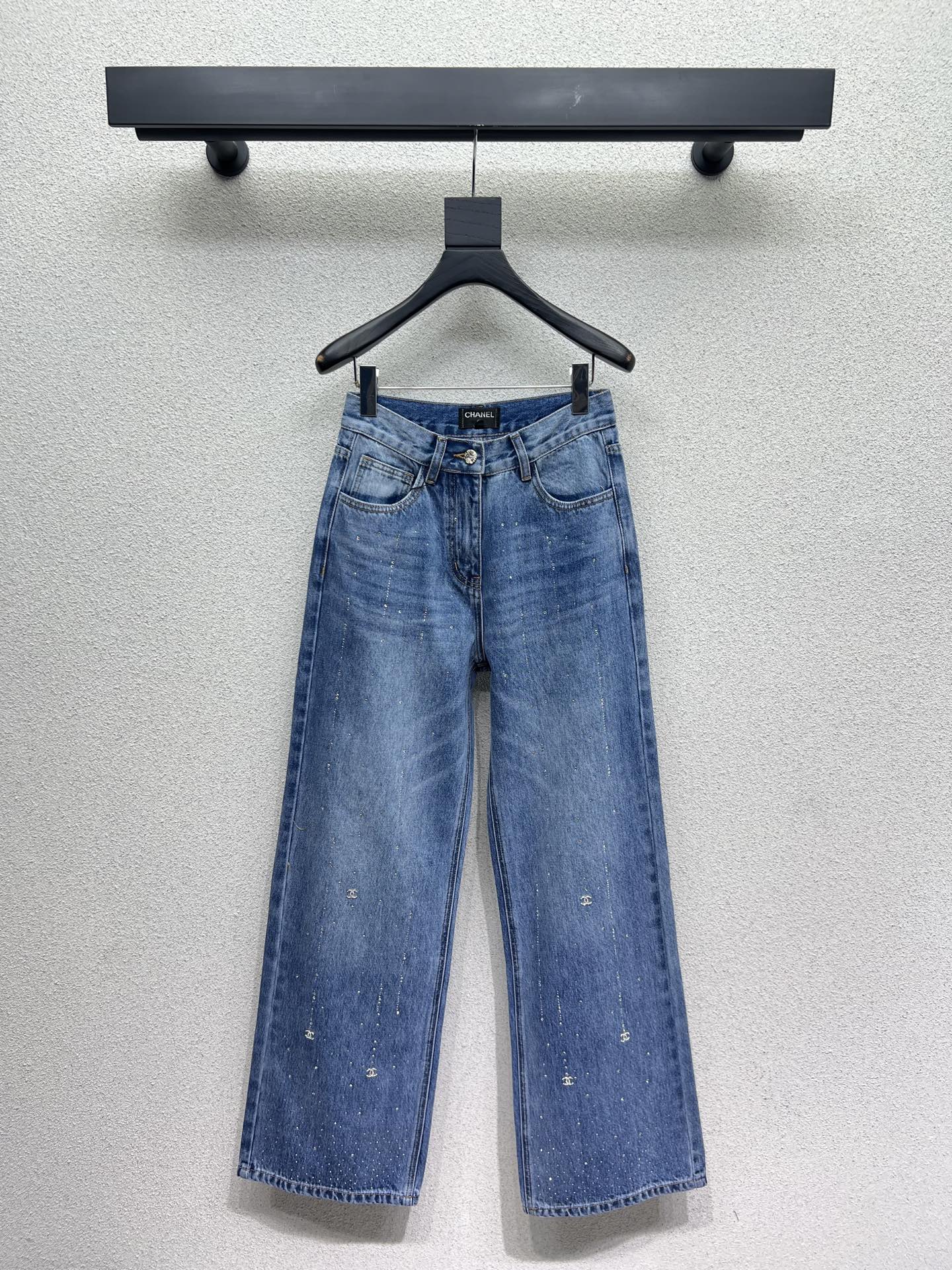 C 25 Hot pressed denim pants