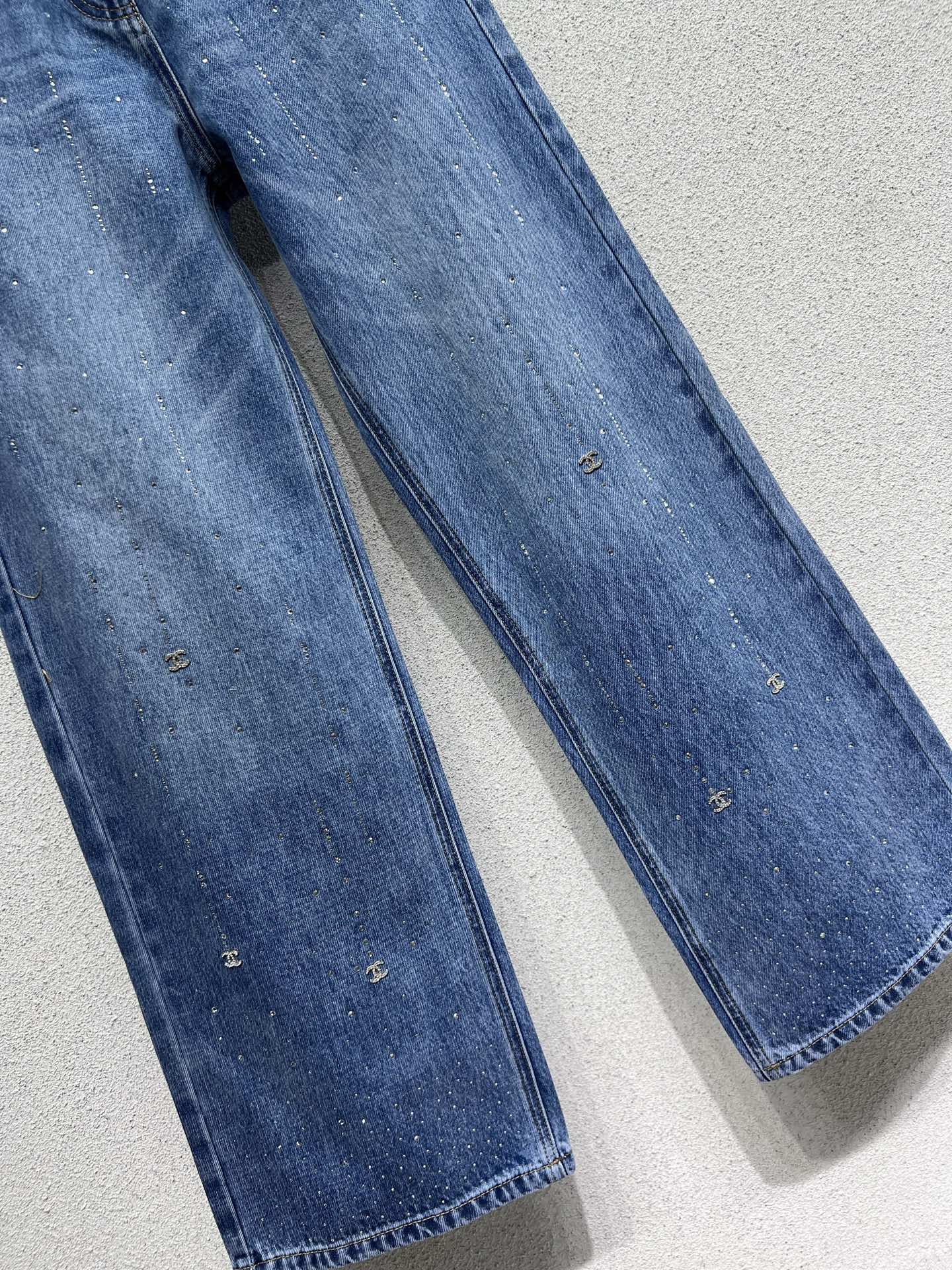 C 25 Hot pressed denim pants