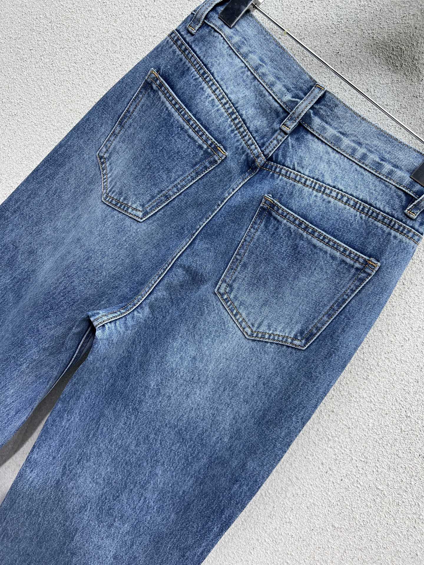 C 25 Hot pressed denim pants