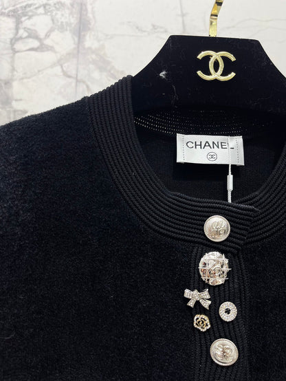C 25 Multi-button decorative high-end black knitted wool cardigan