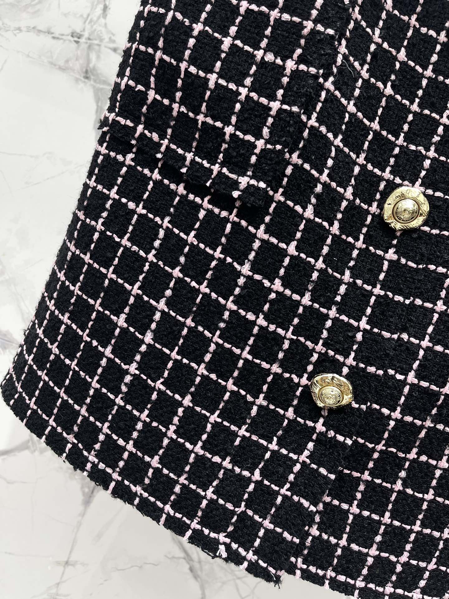 Bal 25 New gold-button tweed suit