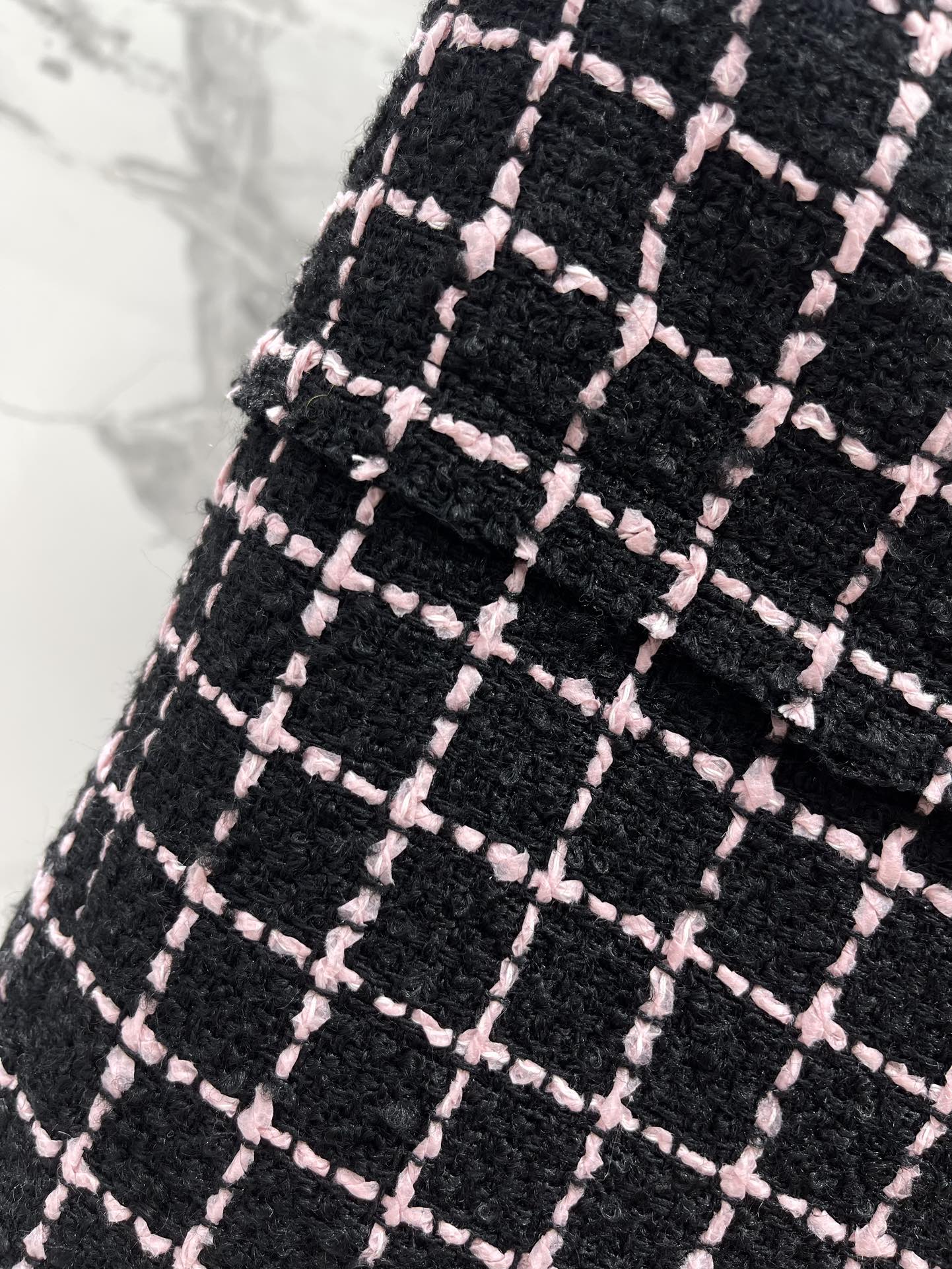 Bal 25 New gold-button tweed suit