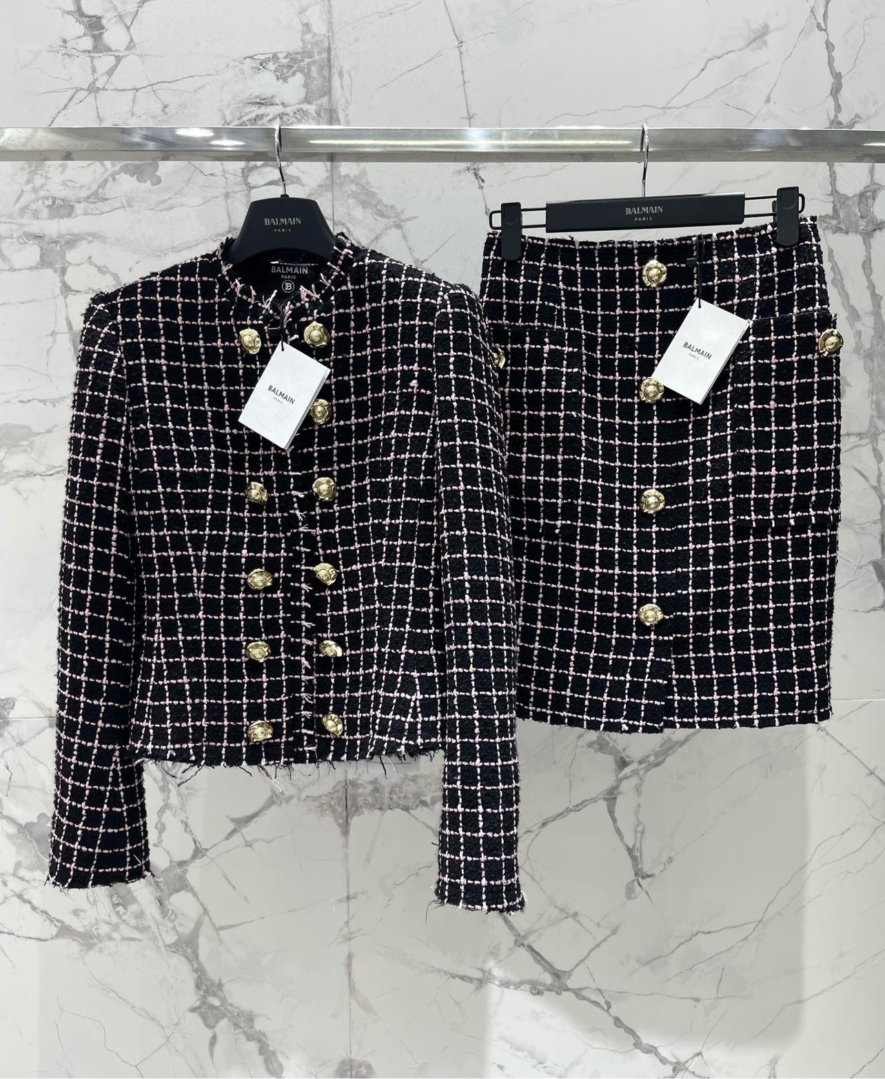 Bal 25 New gold-button tweed suit