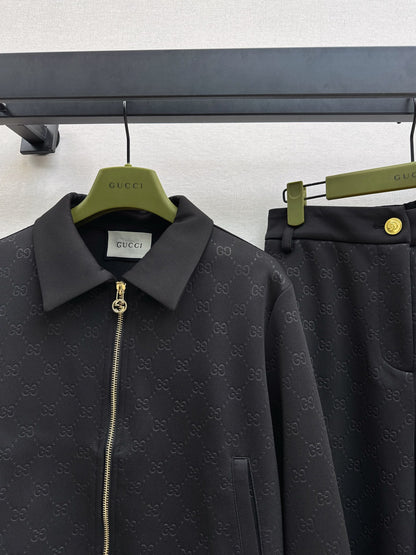 Gu 25 Embossed logo jacket and elastic waist trousers set(KHAKI/BLACK)