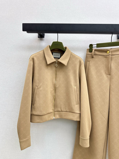 Gu 25 Embossed logo jacket and elastic waist trousers set(KHAKI/BLACK)