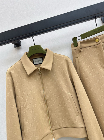 Gu 25 Embossed logo jacket and elastic waist trousers set(KHAKI/BLACK)