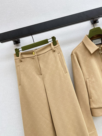 Gu 25 Embossed logo jacket and elastic waist trousers set(KHAKI/BLACK)
