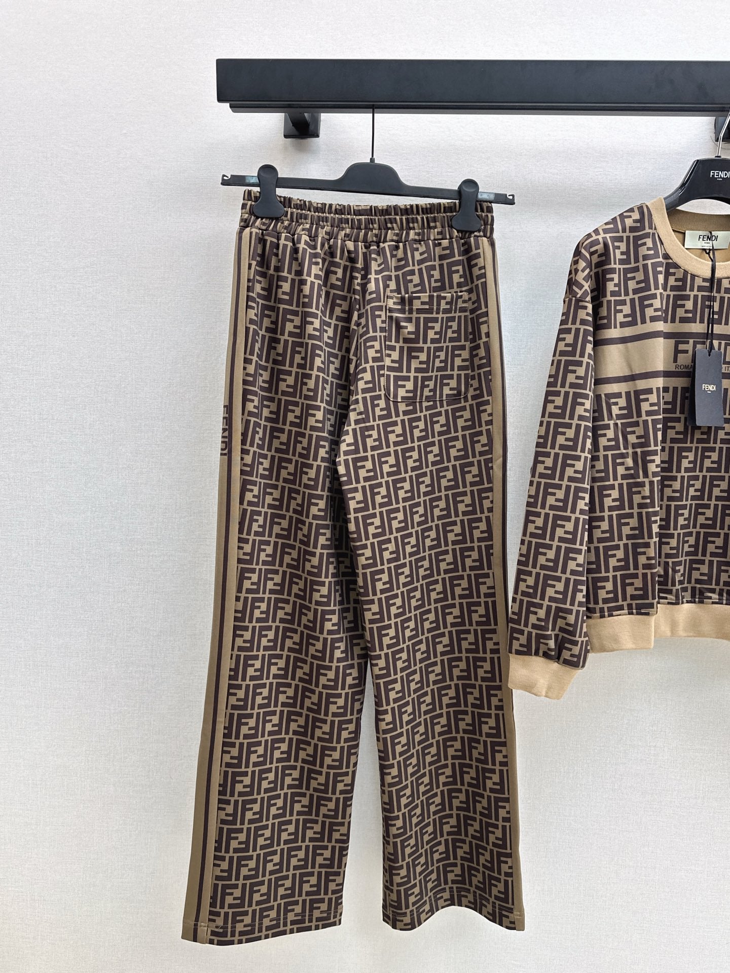 Fe 25 New classic monogram logo casual suit