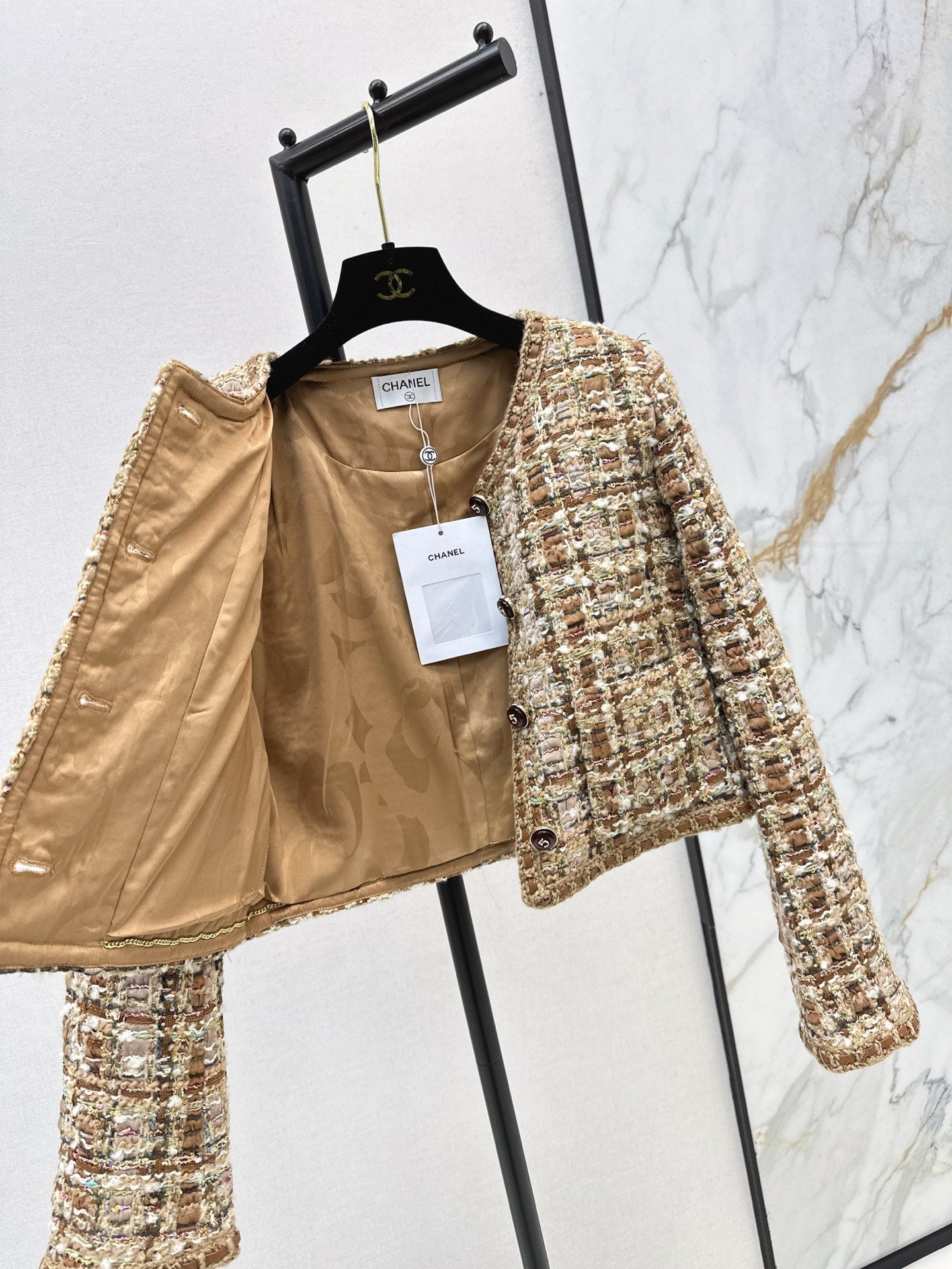 C 25 Woolen hem jacket