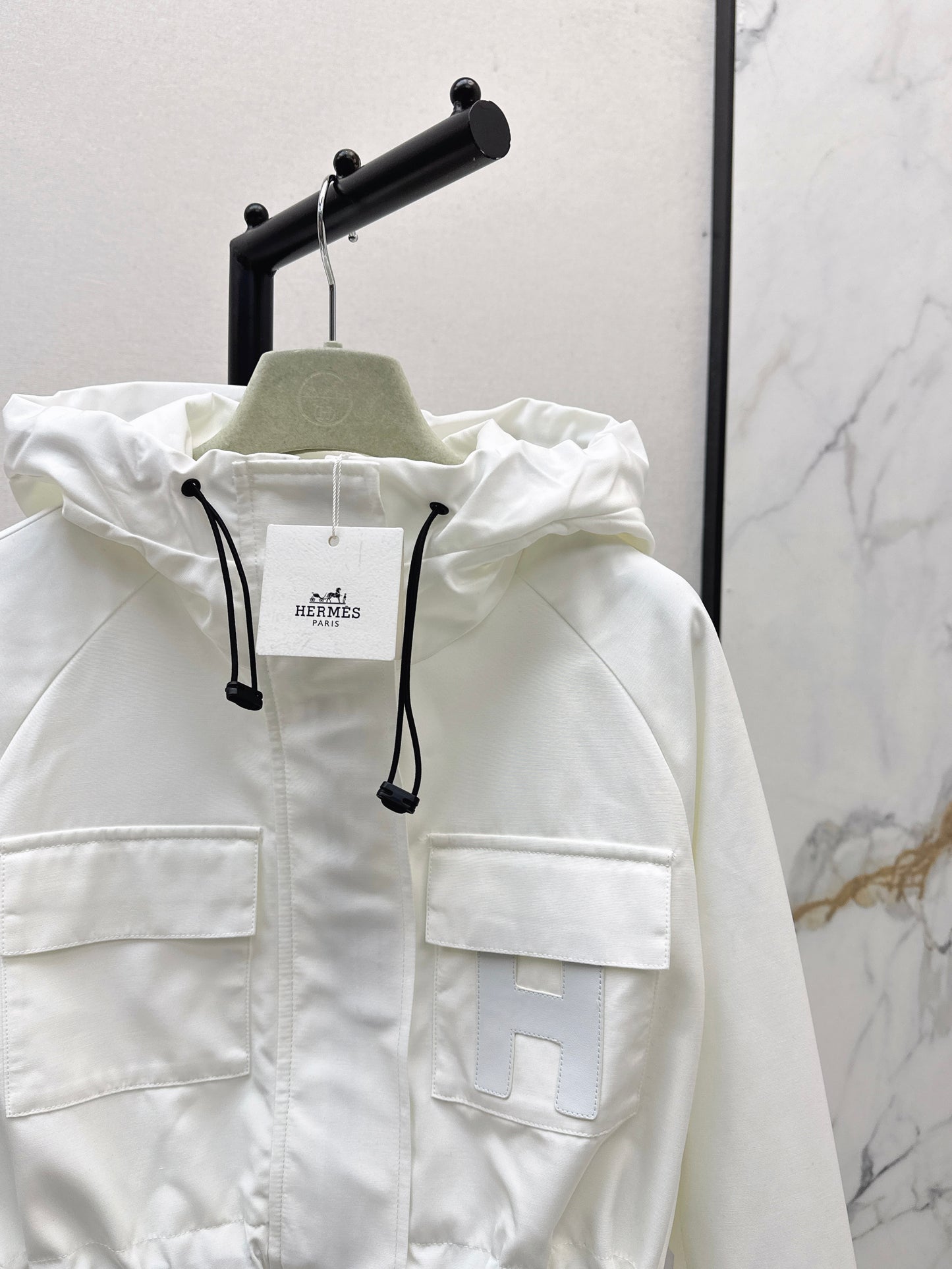 He 25fw Workwear style hooded windbreaker jacket(WHITE/BLACK)