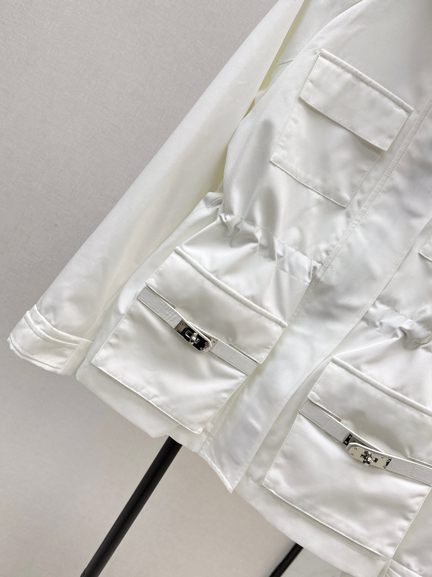He 25fw Workwear style hooded windbreaker jacket(WHITE/BLACK)