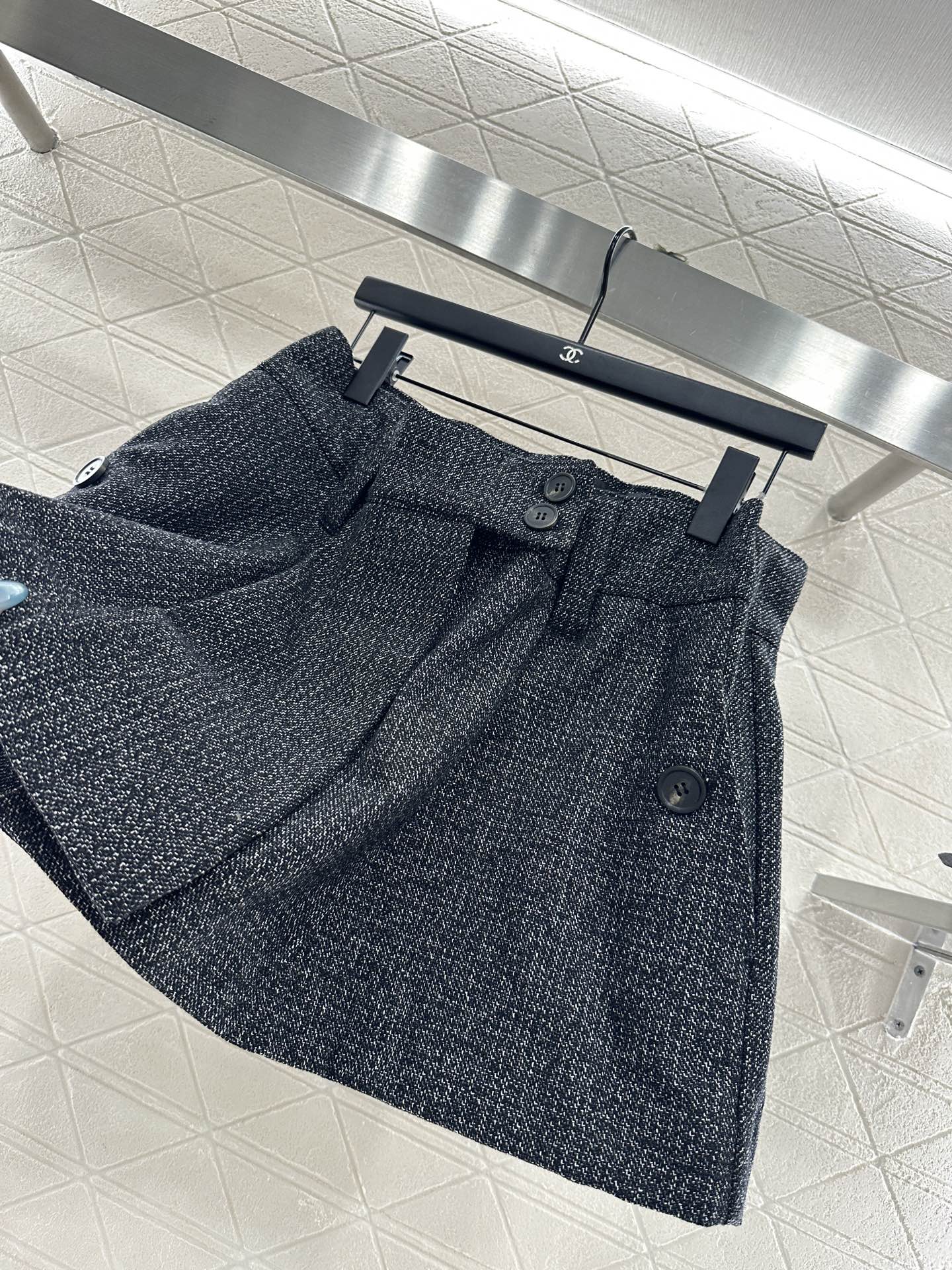 Pr 25 Plaid woven wool shorts