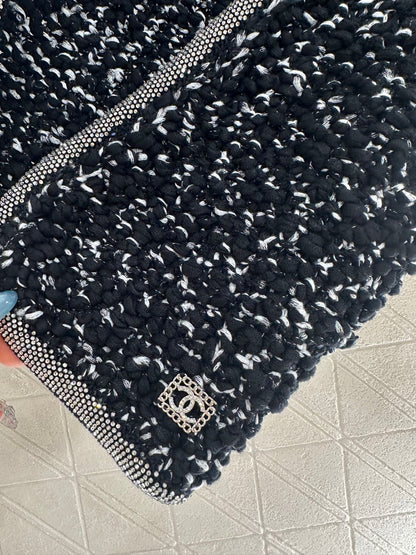 C 25 New rhinestone tied edge knitted vest half skirt set