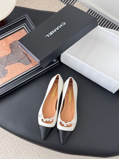 C 25 Pointed low heeled shoes（WHITE/BLACK/PINK）