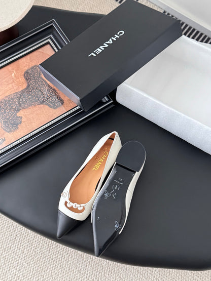 C 25 Pointed low heeled shoes（WHITE/BLACK/PINK）