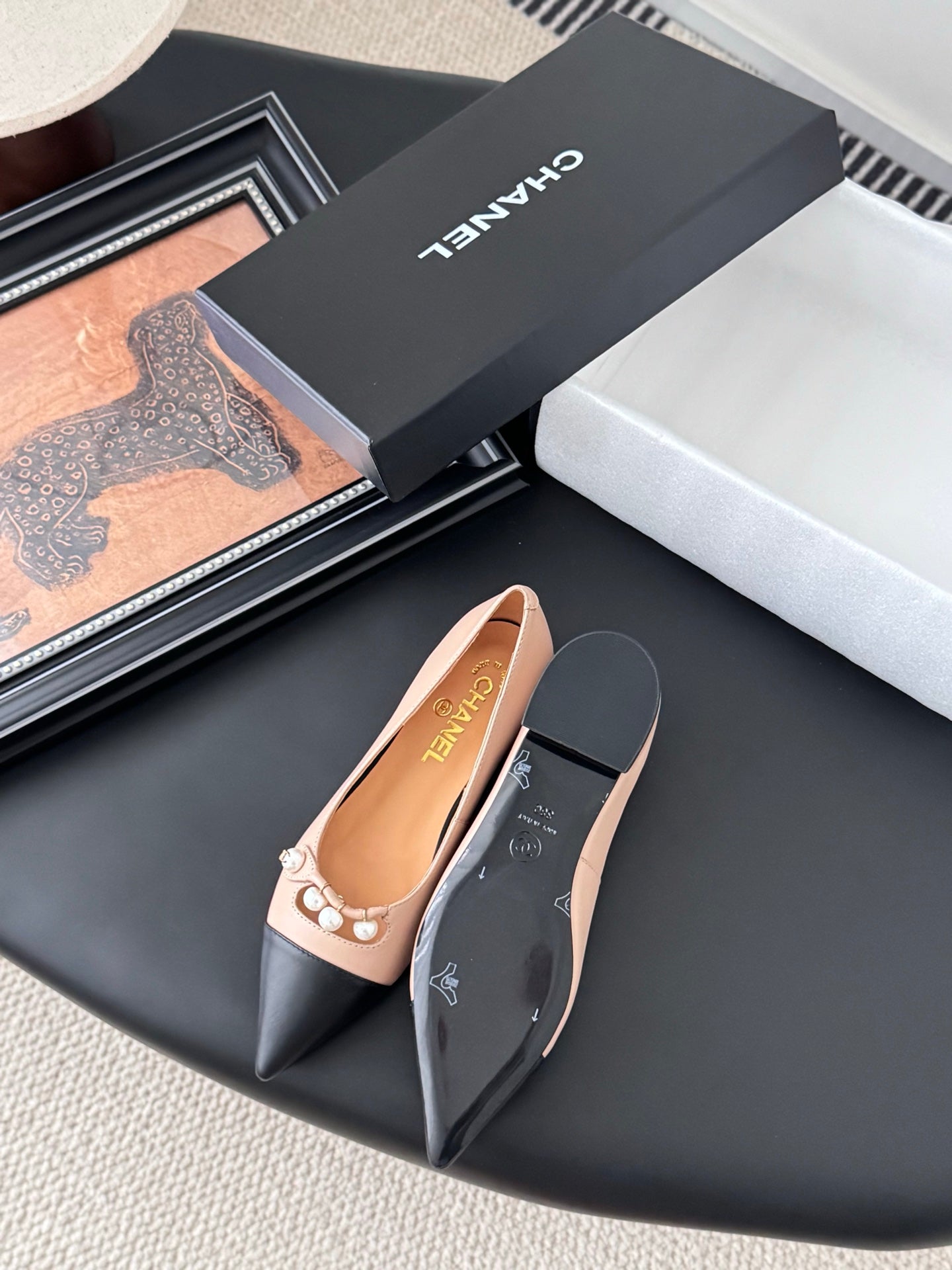 C 25 Pointed low heeled shoes（WHITE/BLACK/PINK）