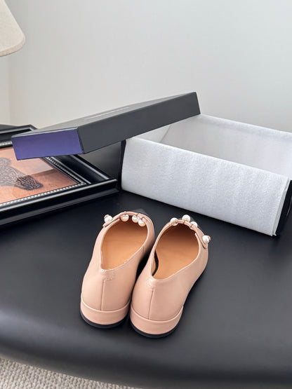 C 25 Pointed low heeled shoes（WHITE/BLACK/PINK）